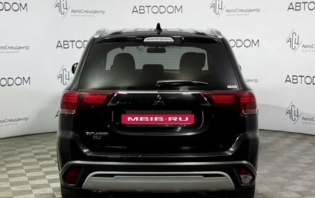 Mitsubishi Outlander III рестайлинг 3, 2021 год, 2 384 000 рублей, 4 фотография