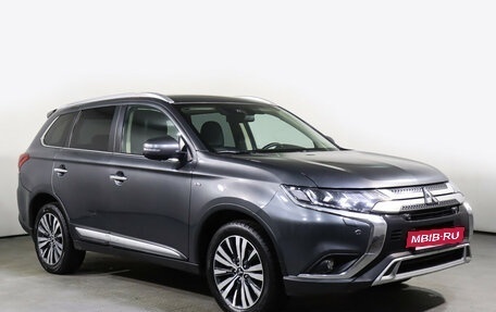 Mitsubishi Outlander III рестайлинг 3, 2019 год, 2 685 000 рублей, 3 фотография