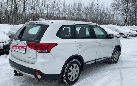 Mitsubishi Outlander III рестайлинг 3, 2017 год, 1 695 000 рублей, 4 фотография