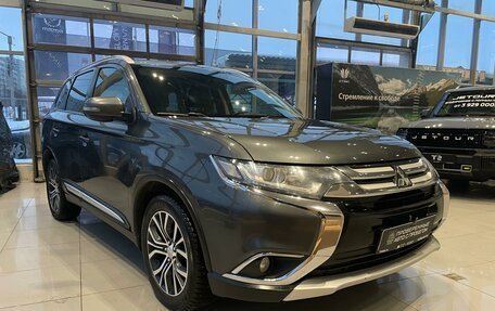 Mitsubishi Outlander III рестайлинг 3, 2016 год, 2 090 000 рублей, 6 фотография