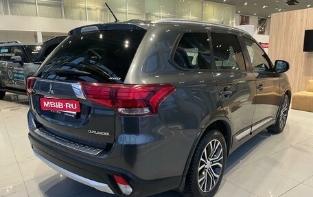 Mitsubishi Outlander III рестайлинг 3, 2016 год, 2 090 000 рублей, 5 фотография