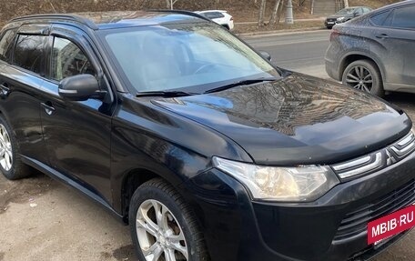 Mitsubishi Outlander III рестайлинг 3, 2012 год, 1 325 000 рублей, 2 фотография