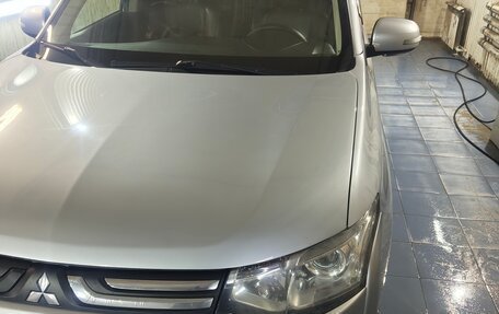 Mitsubishi Outlander III рестайлинг 3, 2012 год, 1 380 000 рублей, 3 фотография