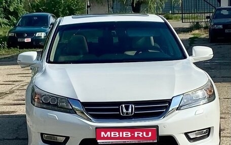 Honda Accord IX рестайлинг, 2013 год, 1 700 000 рублей, 1 фотография