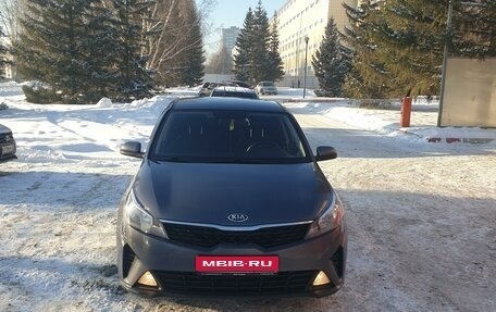 KIA Rio IV, 2021 год, 1 670 000 рублей, 1 фотография