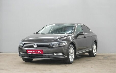 Volkswagen Passat B8 рестайлинг, 2015 год, 1 940 000 рублей, 1 фотография