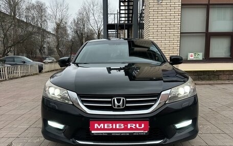 Honda Accord IX рестайлинг, 2013 год, 1 750 000 рублей, 2 фотография