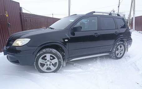 Mitsubishi Outlander III рестайлинг 3, 2007 год, 800 000 рублей, 8 фотография