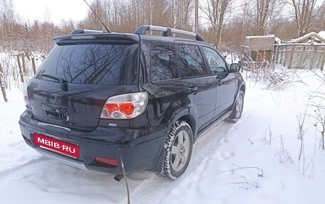 Mitsubishi Outlander III рестайлинг 3, 2007 год, 800 000 рублей, 4 фотография