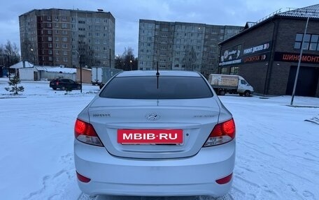 Hyundai Solaris II рестайлинг, 2012 год, 940 000 рублей, 5 фотография