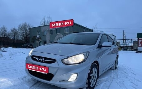 Hyundai Solaris II рестайлинг, 2012 год, 940 000 рублей, 2 фотография