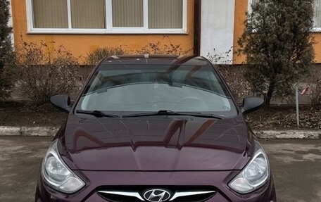 Hyundai Solaris II рестайлинг, 2011 год, 760 000 рублей, 3 фотография