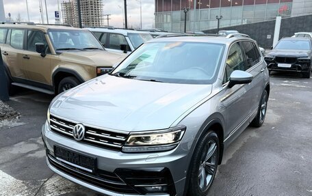 Volkswagen Tiguan II, 2018 год, 2 990 000 рублей, 3 фотография