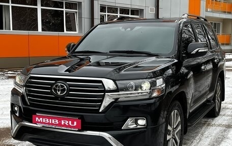 Toyota Land Cruiser 200, 2017 год, 8 200 000 рублей, 2 фотография