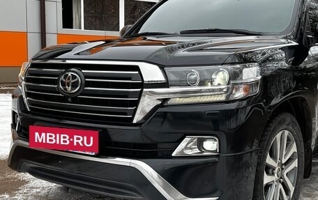 Toyota Land Cruiser 200, 2017 год, 8 200 000 рублей, 12 фотография