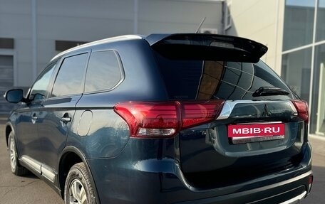 Mitsubishi Outlander III рестайлинг 3, 2016 год, 1 820 000 рублей, 7 фотография