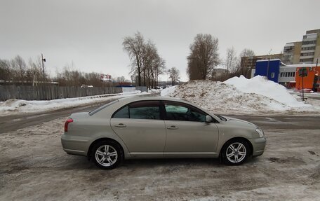 Toyota Avensis III рестайлинг, 2005 год, 750 000 рублей, 2 фотография