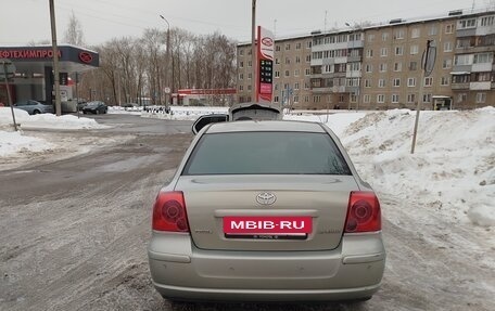 Toyota Avensis III рестайлинг, 2005 год, 750 000 рублей, 3 фотография