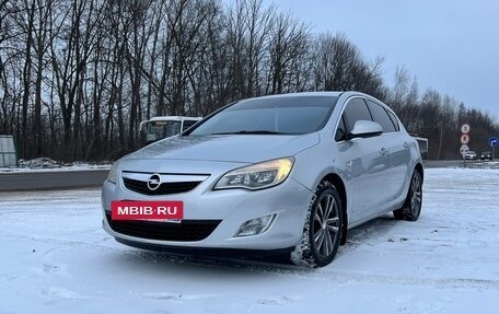 Opel Astra J, 2012 год, 820 000 рублей, 2 фотография