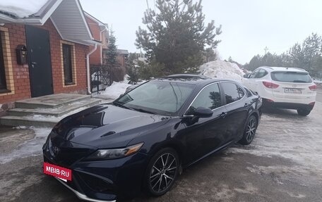 Toyota Camry, 2021 год, 2 550 000 рублей, 5 фотография