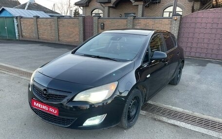 Opel Astra J, 2010 год, 655 000 рублей, 1 фотография