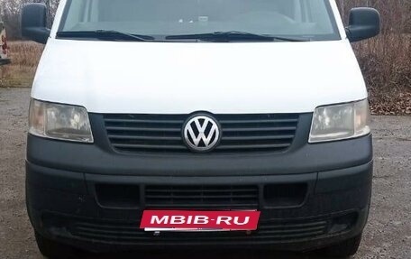 Volkswagen Transporter T5 рестайлинг, 2004 год, 850 000 рублей, 1 фотография