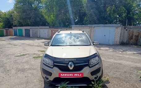 Renault Sandero II рестайлинг, 2015 год, 900 000 рублей, 2 фотография