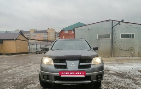 Mitsubishi Outlander III рестайлинг 3, 2005 год, 630 000 рублей, 2 фотография