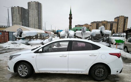 Hyundai Solaris II рестайлинг, 2019 год, 1 000 000 рублей, 1 фотография