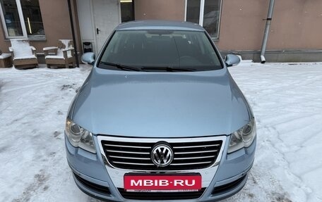 Volkswagen Passat B6, 2005 год, 559 000 рублей, 2 фотография