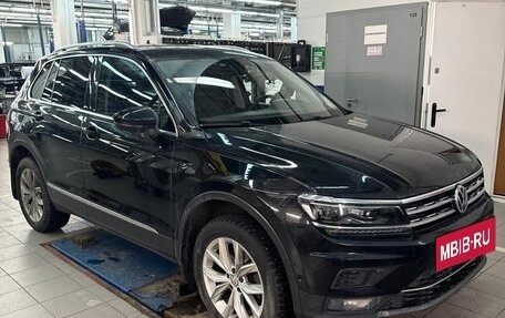 Volkswagen Tiguan II, 2018 год, 2 747 000 рублей, 2 фотография