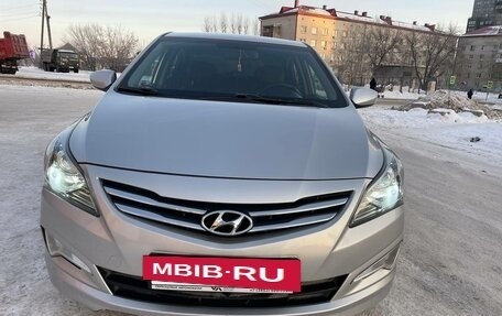 Hyundai Solaris II рестайлинг, 2014 год, 1 200 000 рублей, 2 фотография