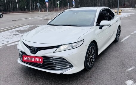 Toyota Camry, 2019 год, 3 700 000 рублей, 2 фотография