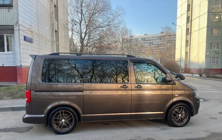 Volkswagen Caravelle T5, 2014 год, 2 400 000 рублей, 4 фотография