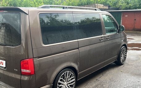 Volkswagen Caravelle T5, 2014 год, 2 400 000 рублей, 5 фотография