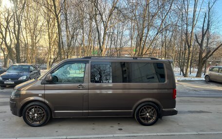 Volkswagen Caravelle T5, 2014 год, 2 400 000 рублей, 8 фотография