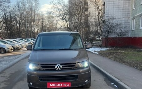 Volkswagen Caravelle T5, 2014 год, 2 400 000 рублей, 3 фотография