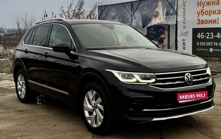 Volkswagen Tiguan II, 2021 год, 4 000 000 рублей, 1 фотография