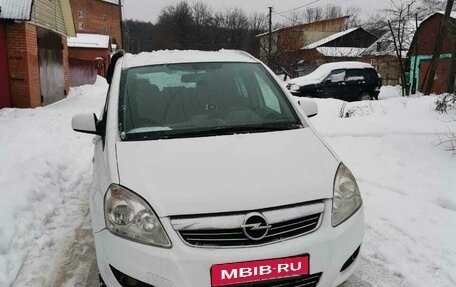 Opel Zafira B, 2011 год, 850 000 рублей, 1 фотография