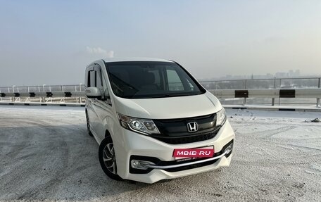 Honda Stepwgn IV, 2016 год, 2 188 000 рублей, 2 фотография