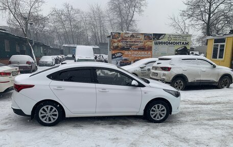 Hyundai Solaris II рестайлинг, 2021 год, 1 550 000 рублей, 2 фотография