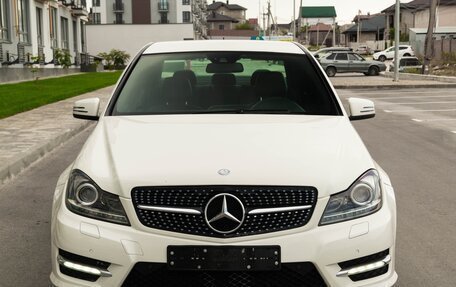 Mercedes-Benz C-Класс, 2011 год, 1 800 000 рублей, 2 фотография