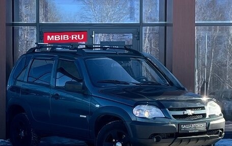 Chevrolet Niva I рестайлинг, 2012 год, 535 000 рублей, 3 фотография