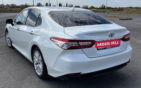 Toyota Camry, 2020 год, 3 200 000 рублей, 2 фотография