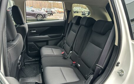 Mitsubishi Outlander III рестайлинг 3, 2018 год, 2 175 000 рублей, 9 фотография