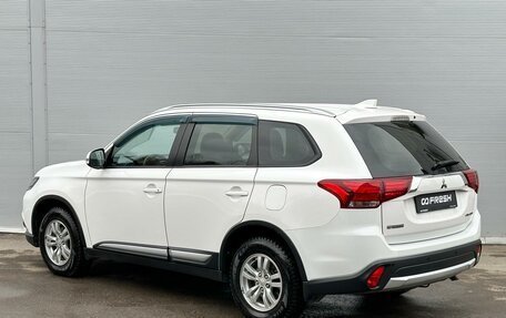 Mitsubishi Outlander III рестайлинг 3, 2018 год, 2 175 000 рублей, 2 фотография