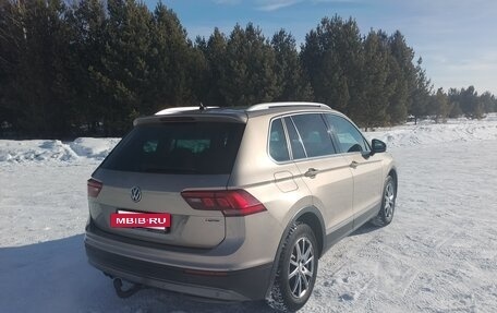 Volkswagen Tiguan II, 2018 год, 2 850 000 рублей, 3 фотография