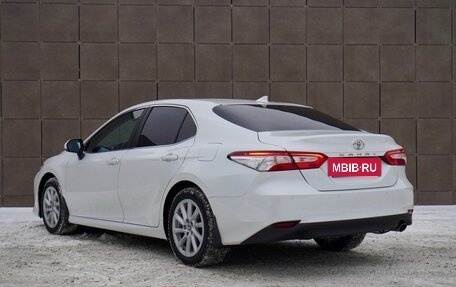 Toyota Camry, 2021 год, 3 299 000 рублей, 6 фотография