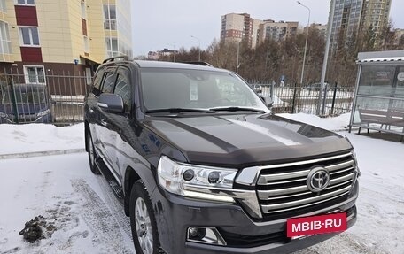 Toyota Land Cruiser 200, 2016 год, 5 900 000 рублей, 2 фотография