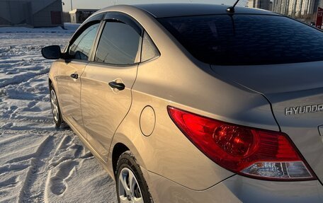 Hyundai Solaris II рестайлинг, 2013 год, 930 000 рублей, 3 фотография